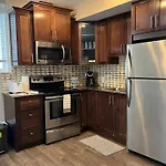 Spacious Private Walkout Entire Suite Close To Yyc, Dt, Shops, Stampede & Mountains With Many Amenities In Panorama Hills Nw