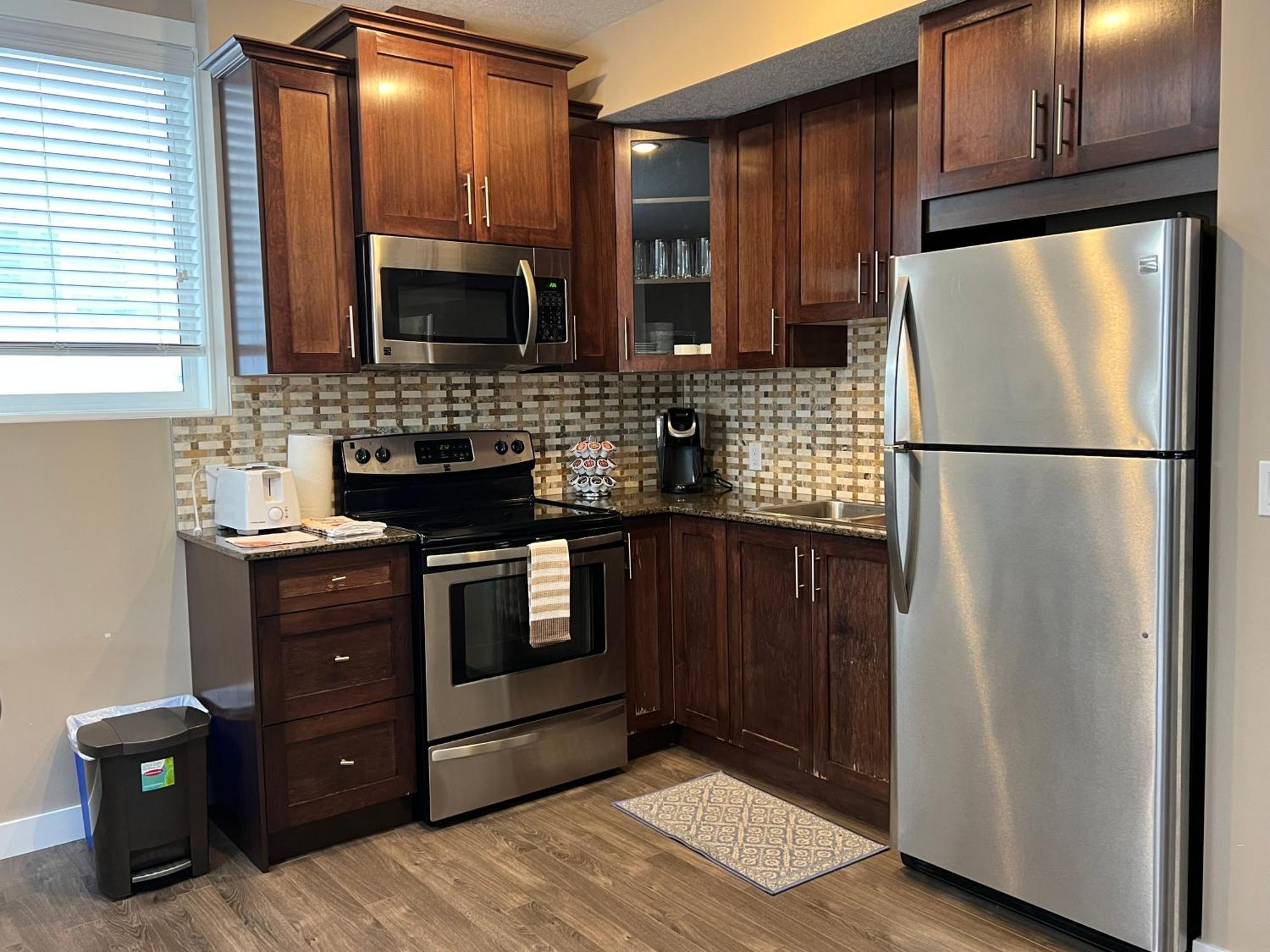 Spacious Private Walkout Entire Close To Yyc, Dt, Shops, Stampede & Mountains With Many Amenities In Panorama Hills Nw Apartment *