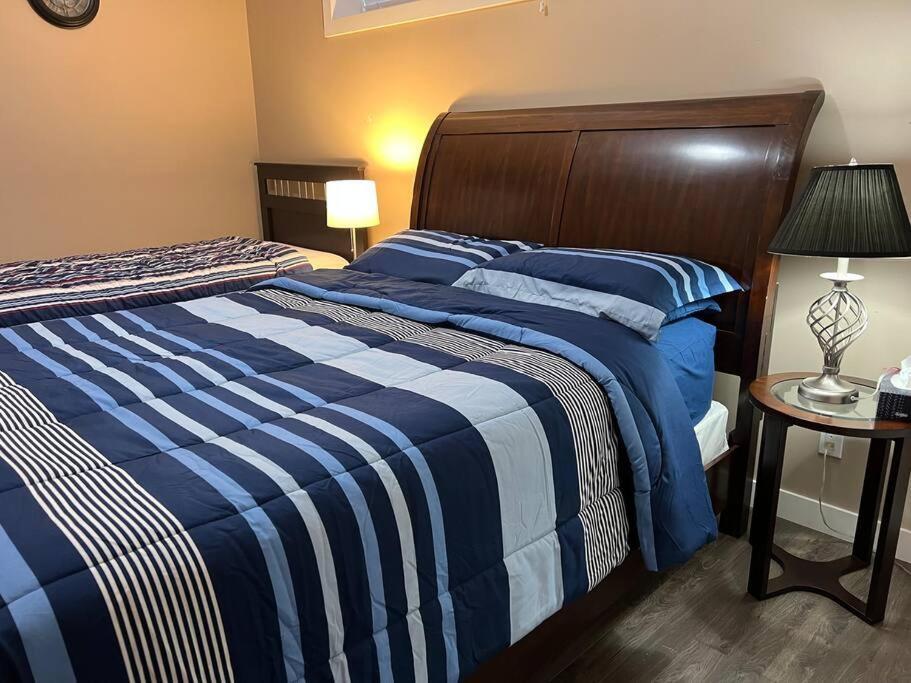Spacious Private Walkout Entire Close To Yyc, Dt, Shops, Stampede & Mountains With Many Amenities In Panorama Hills Nw * Calgary